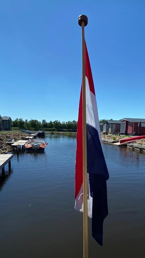 Puur Eernewoude Luxe Chalet Direct Aan Open Vaarwater Gelegen In De Alde Feanen Earnewâld Exterior foto
