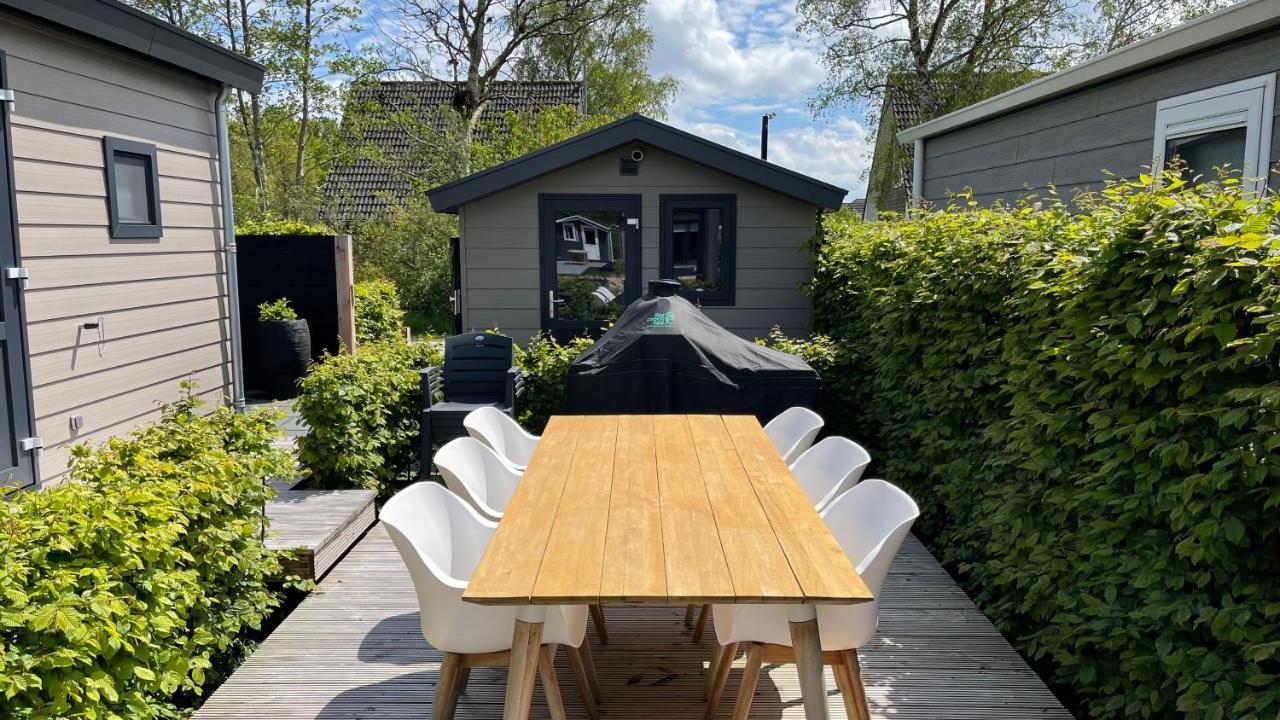 Puur Eernewoude Luxe Chalet Direct Aan Open Vaarwater Gelegen In De Alde Feanen Earnewâld Exterior foto