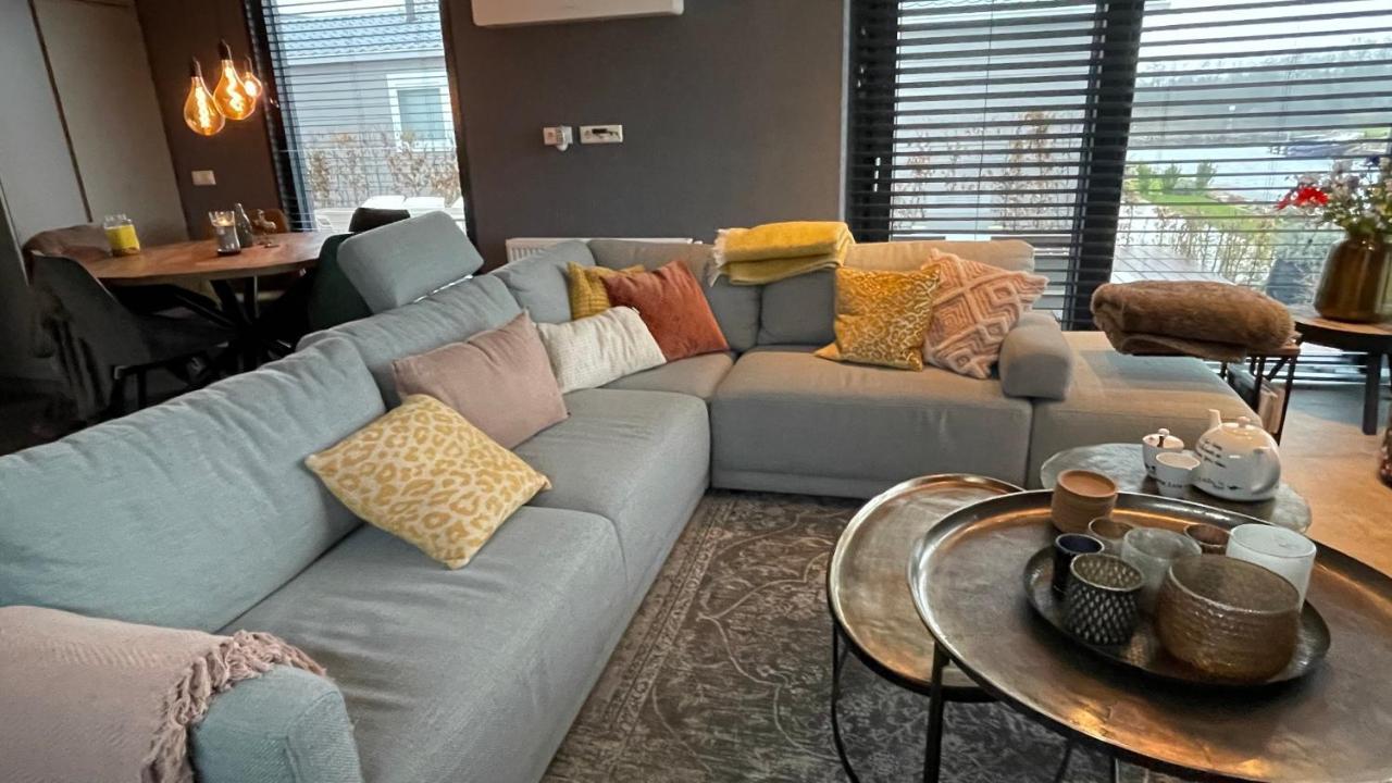 Puur Eernewoude Luxe Chalet Direct Aan Open Vaarwater Gelegen In De Alde Feanen Earnewâld Exterior foto