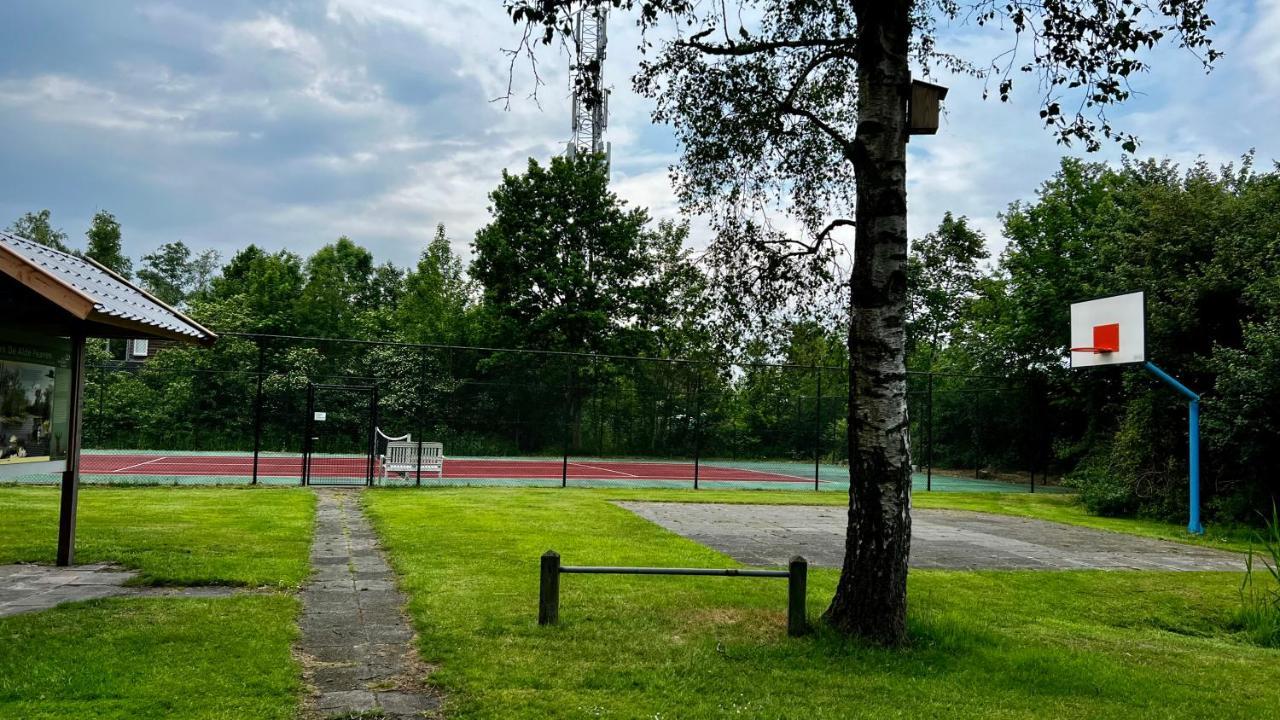 Puur Eernewoude Luxe Chalet Direct Aan Open Vaarwater Gelegen In De Alde Feanen Earnewâld Exterior foto
