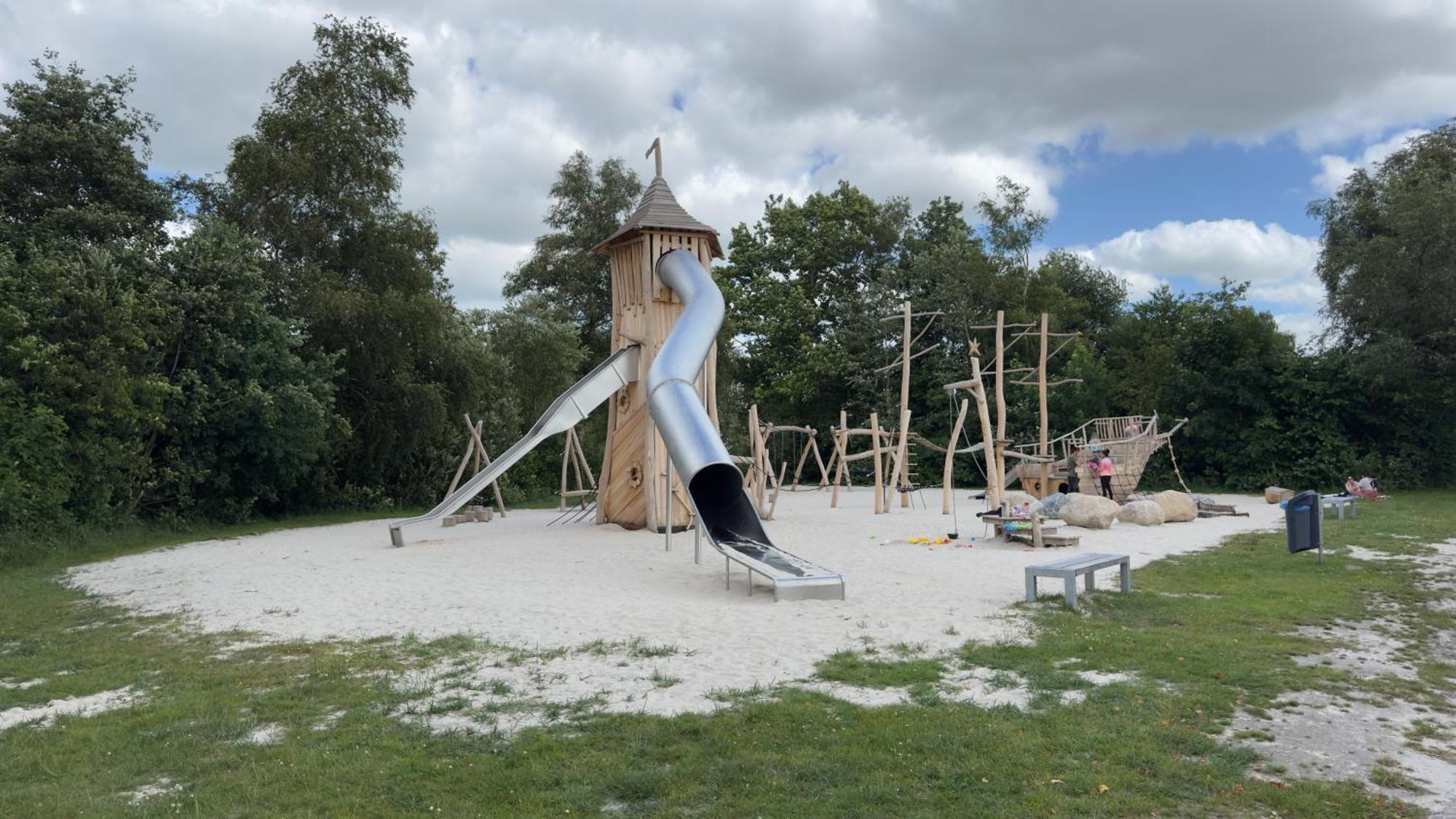 Puur Eernewoude Luxe Chalet Direct Aan Open Vaarwater Gelegen In De Alde Feanen Earnewâld Exterior foto